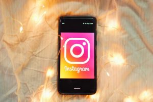 Reasons and benefits of buying real Instagram comments and Twitter followers